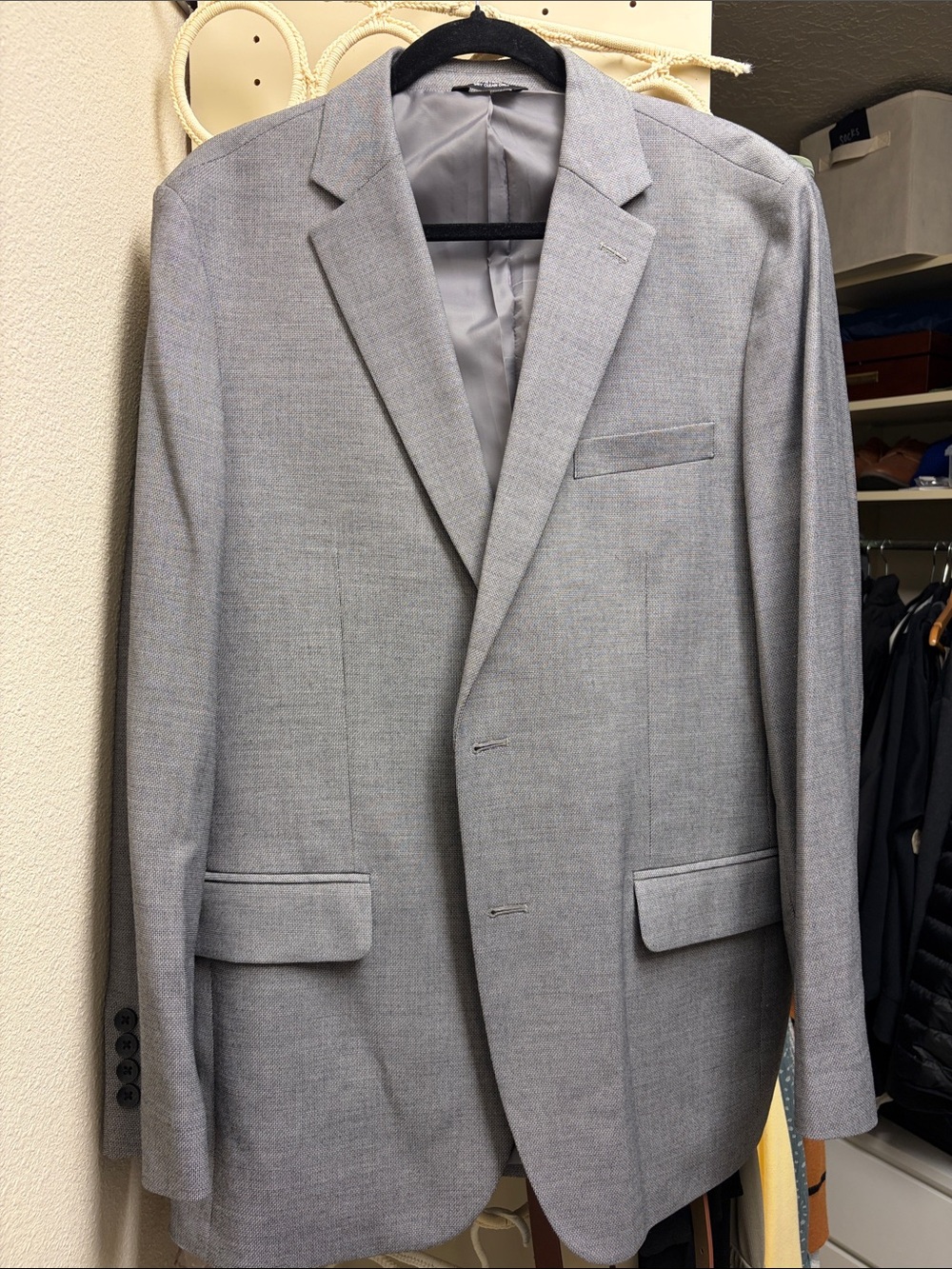 Men's Light Gray Single-Breasted Sport Coat — Classic Notch Lapel